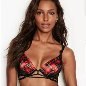 Victoria’s Secret Plaid Christmas bra and v-string set 34DDD and size M